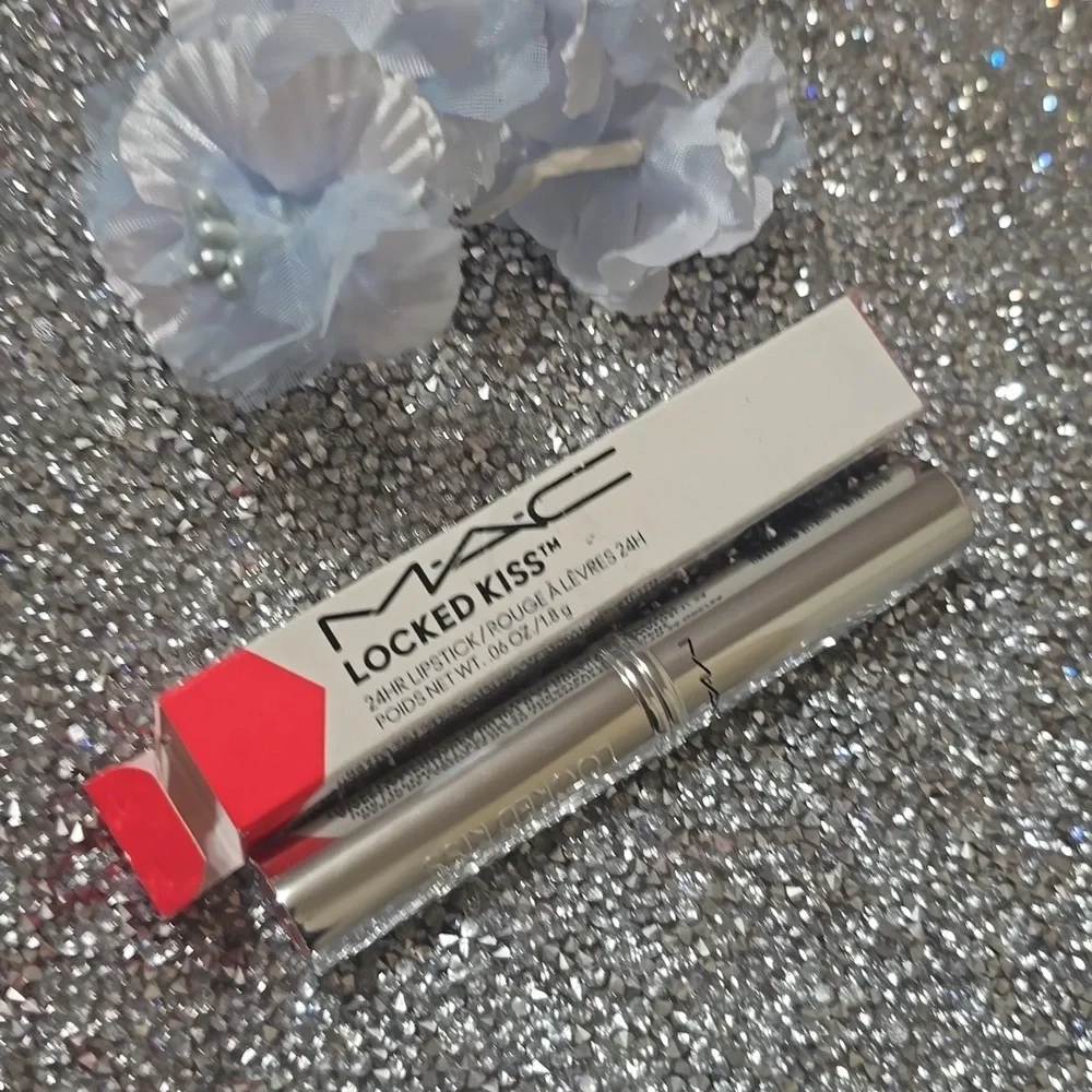 🧚‍♀️GUTSY MAC Cosmetics Locked Kiss Lipstick NWT